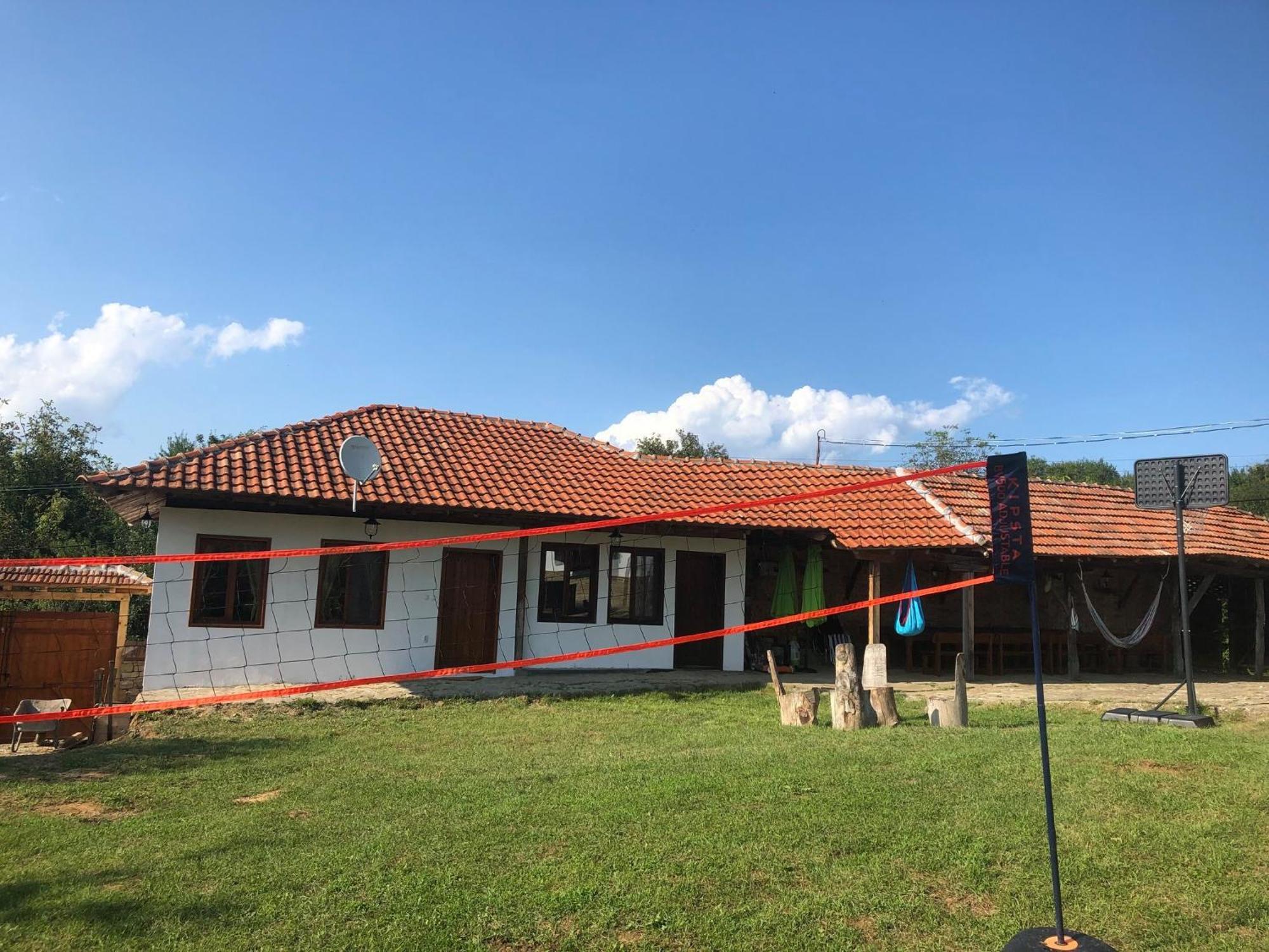 Бор И Шишарка Varzilkovtsi Exterior photo